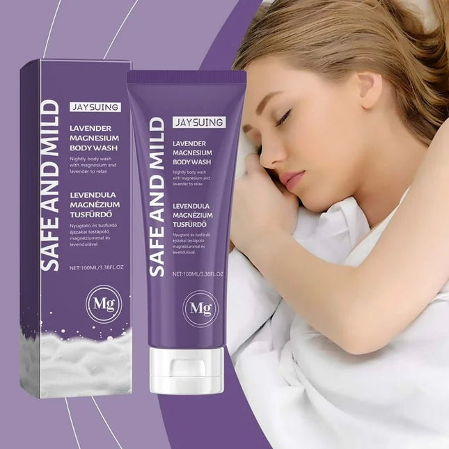 Lavendel magnesium duschkräm från Jaysuing bredvid kvinna som sover lugnt – avkopplande och återfuktande